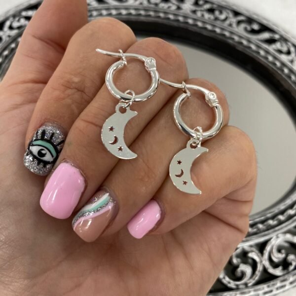 argollas con dije luna