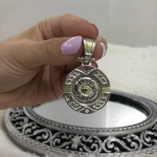Dije medalla flor