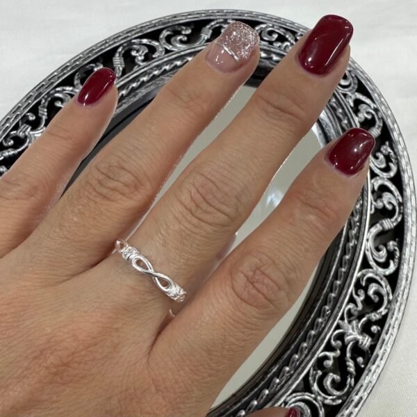 a Anillo Ava liso 10