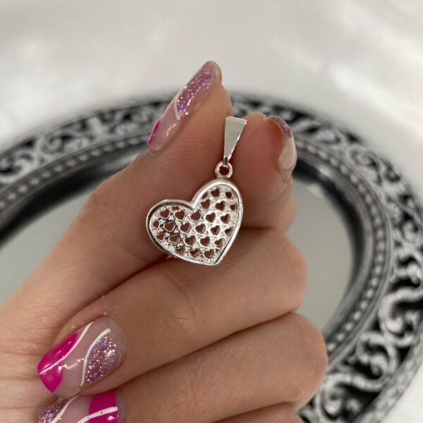 dije corazon trabajado 3
