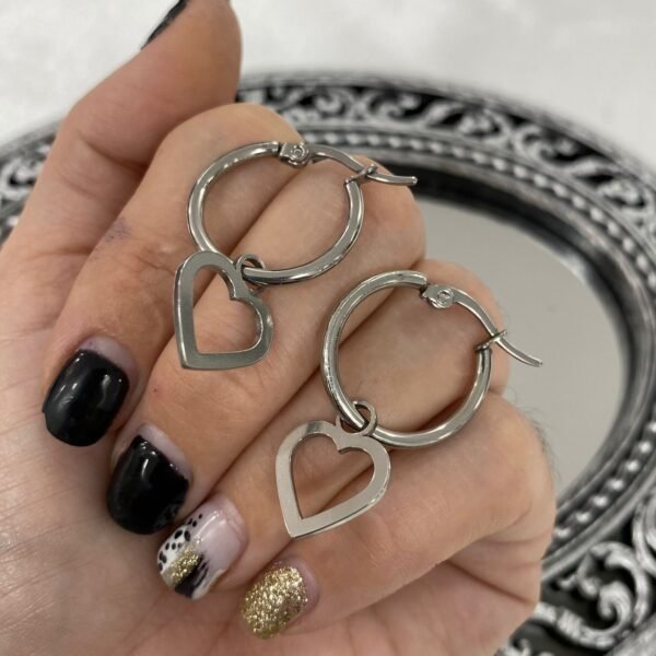 argollas con dije corazon grande a.q