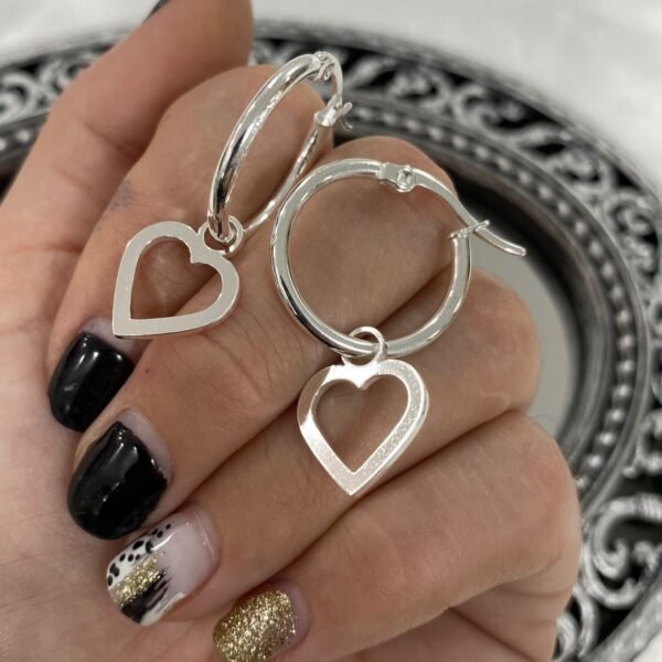 argollas con dije corazon grande