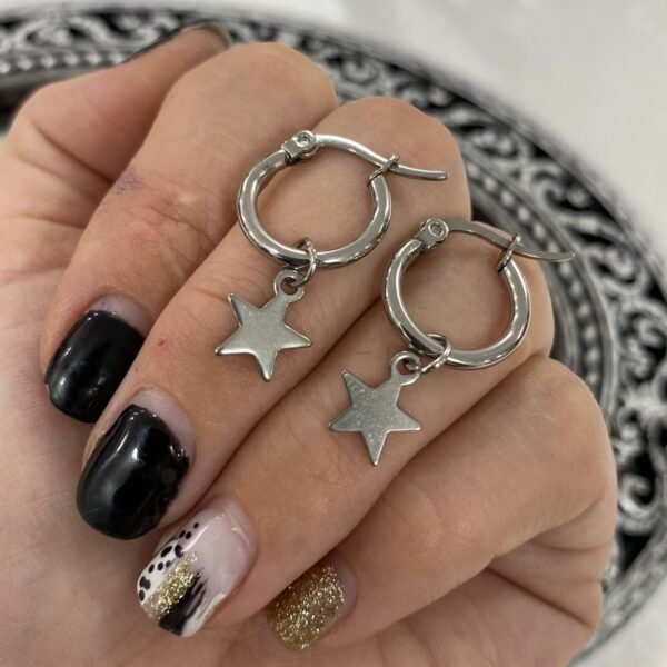 argollas con dije estrella a.q
