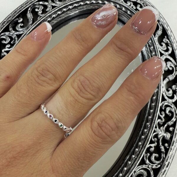 a Anillo Ava cubic 19