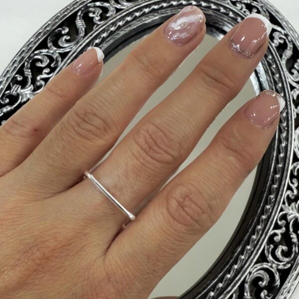 a Anillo Ava liso 11 cuadrado