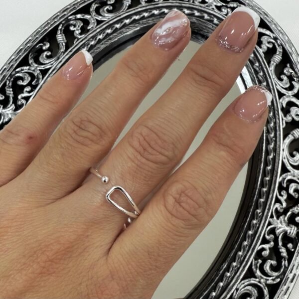a Anillo Ava liso 6 regulable