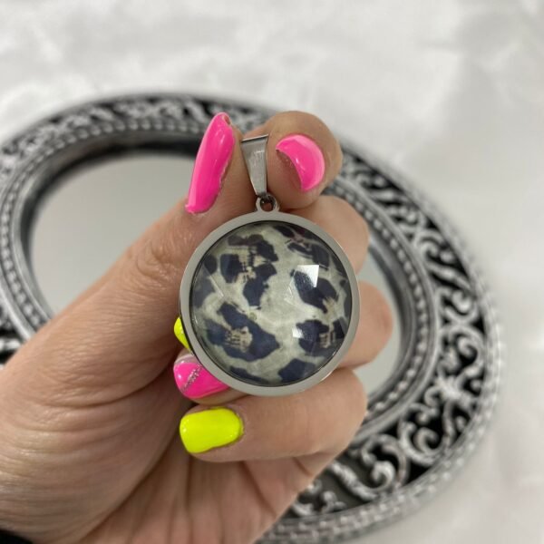 a dije animal print vidrio