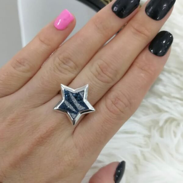 Anillo cubic Maddox Zbaz